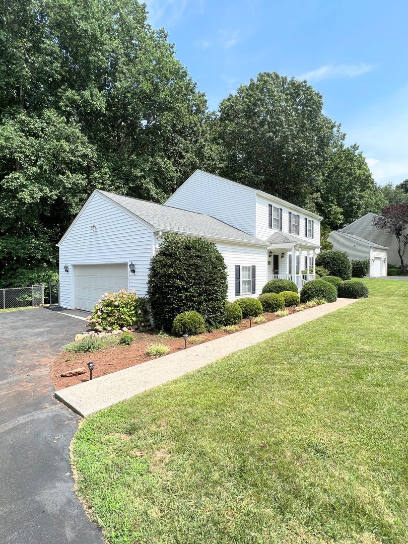 108 Fieldstone Court 2 of 12