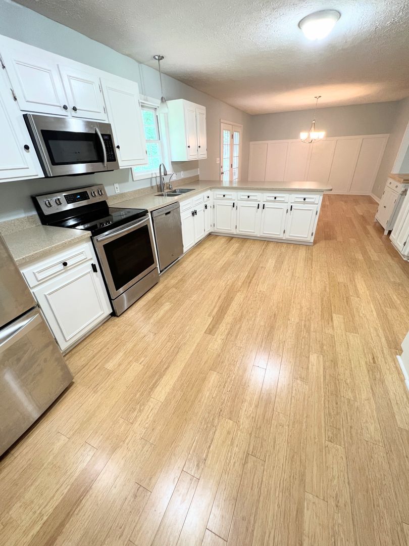 108 Fieldstone Court 7 of 12