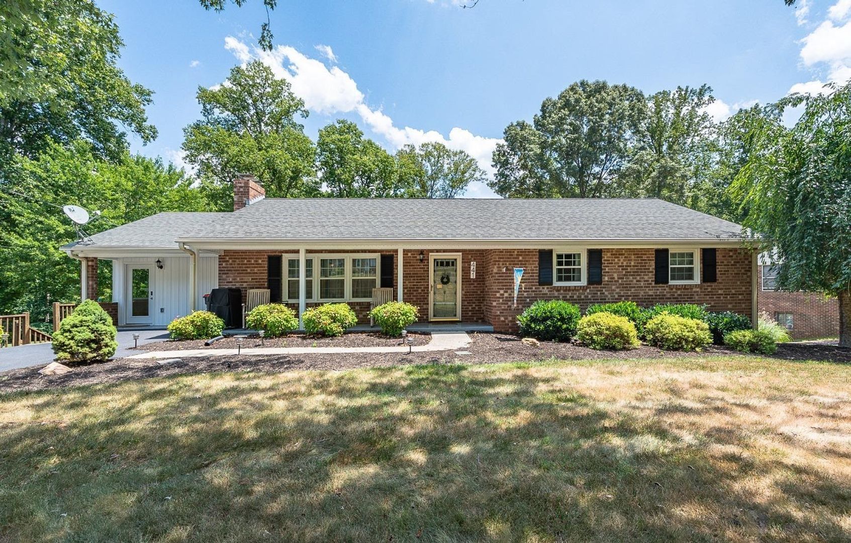 Lynchburg House: 441 Winding Way Road