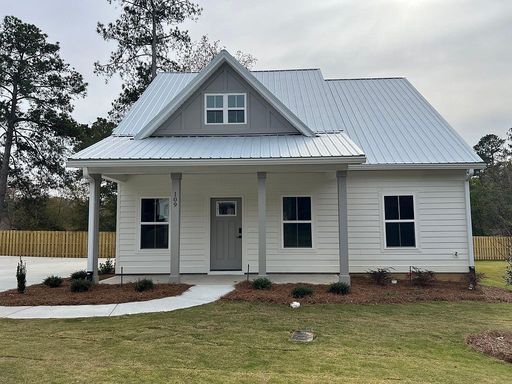 Beautiful 3-Bedroom, 2-Bathroom Home for Rent – photo 1