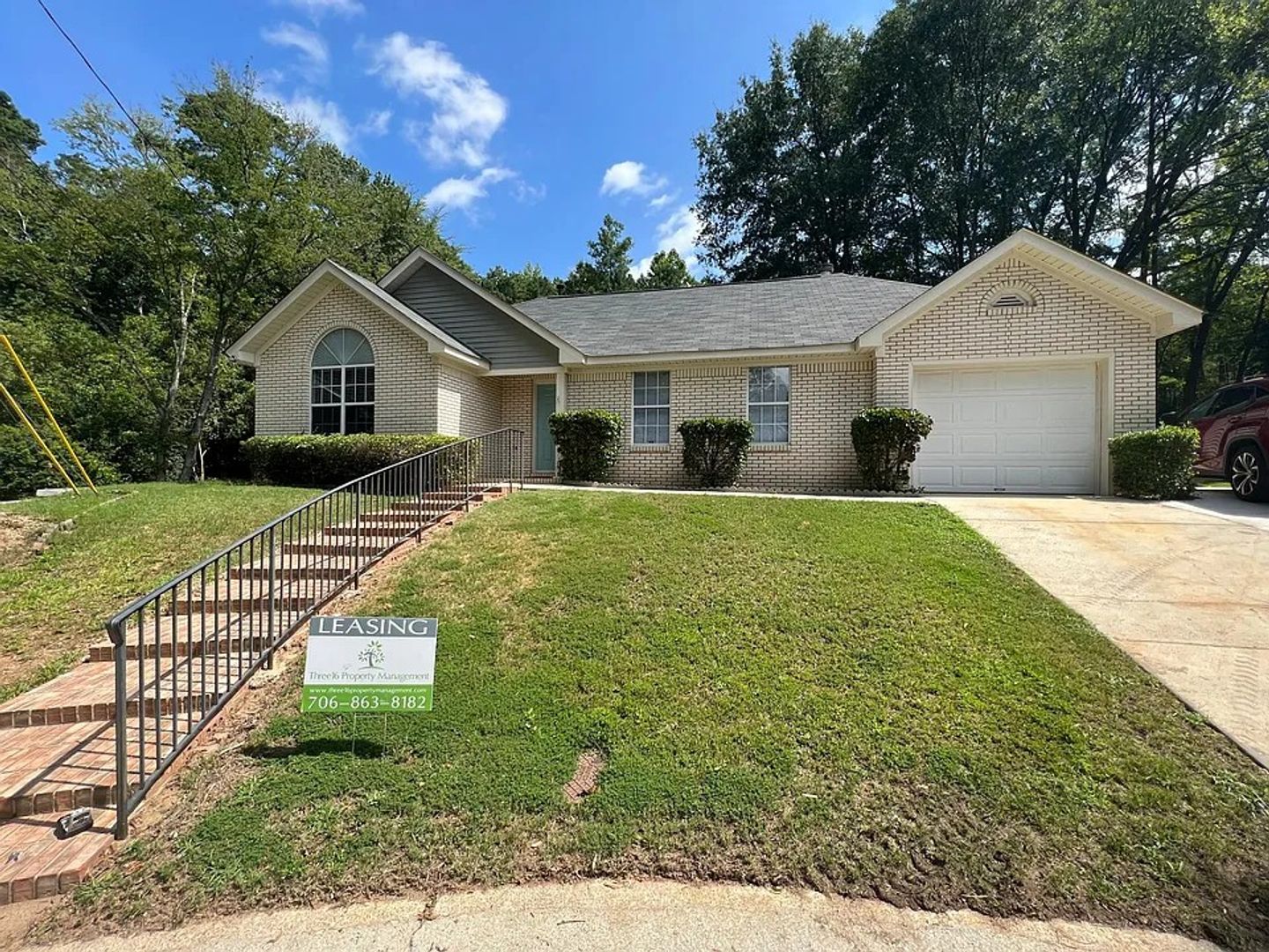 Augusta House: 2945 Pointewest Drive