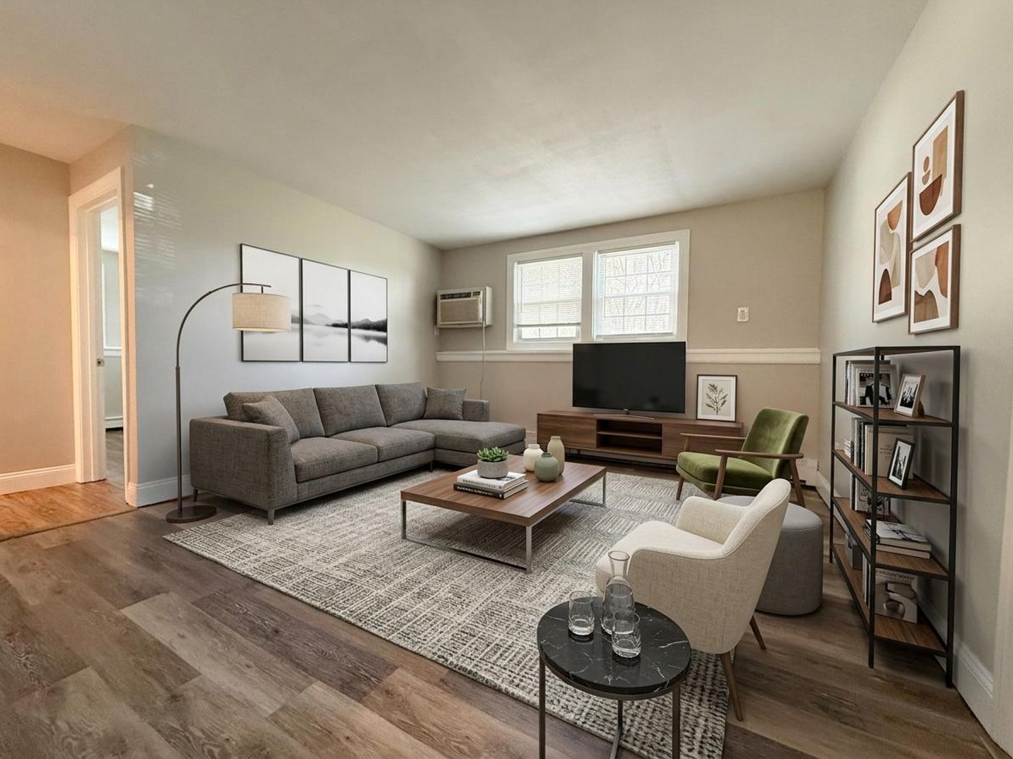 Londonderry Apartment: 14-35 Stonehenge Rd