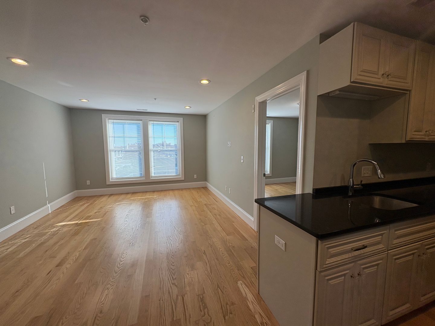 Beverly Apartment: 130 Cabot