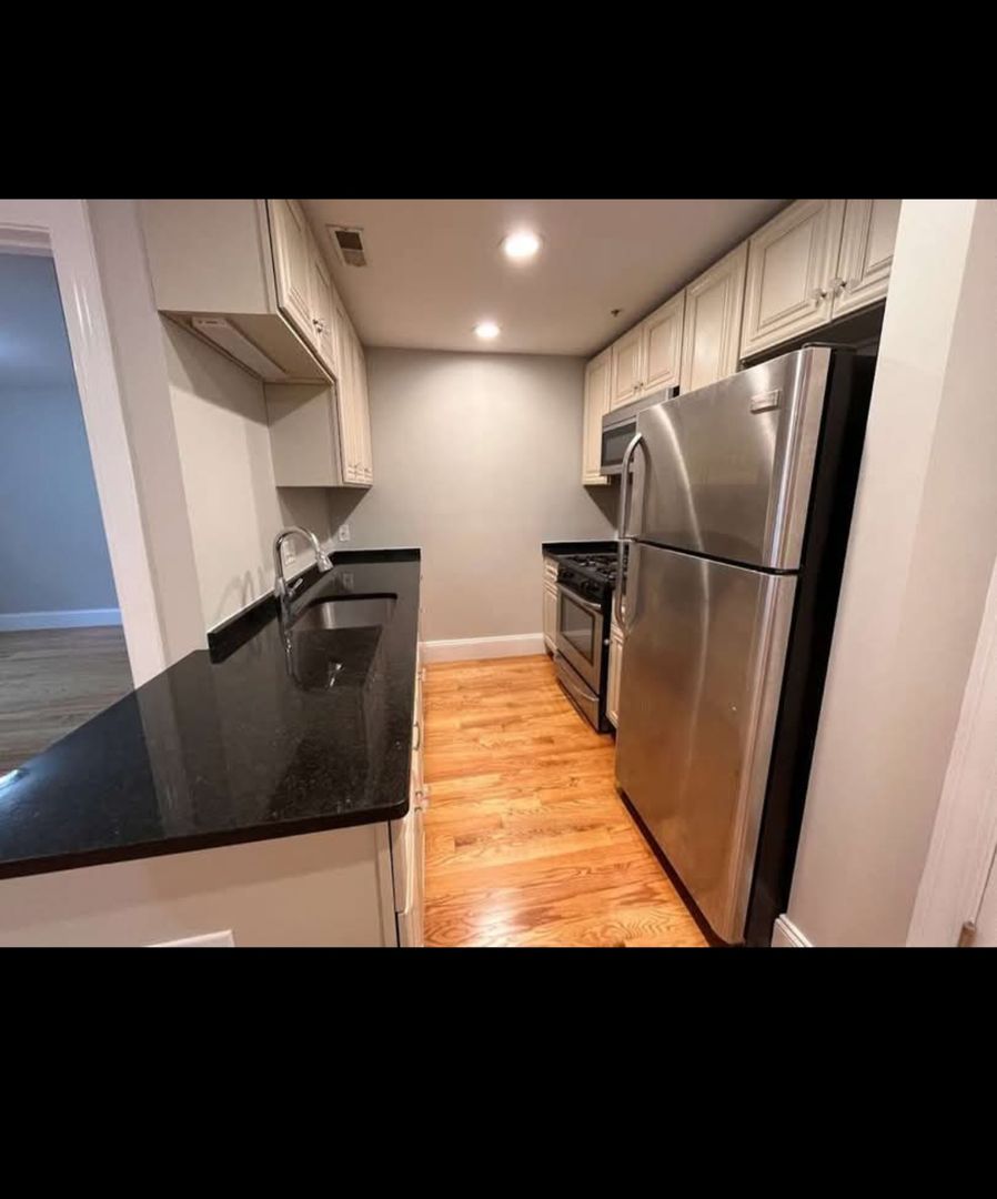 Beverly Apartment: 130 Cabot