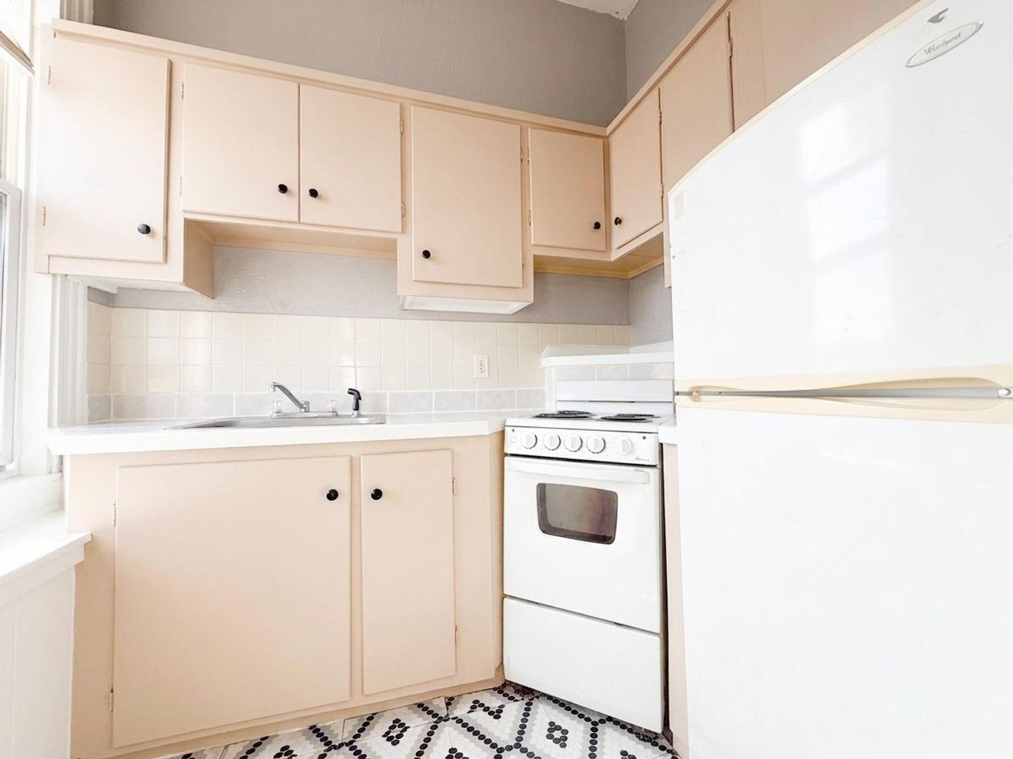 Derry Apartment: 1 Franklin St