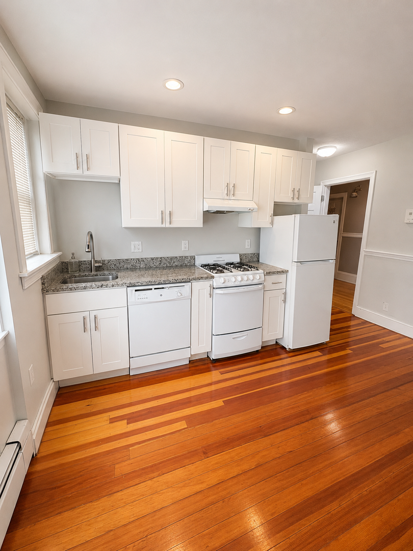 Salem Apartment: 260 Washington St