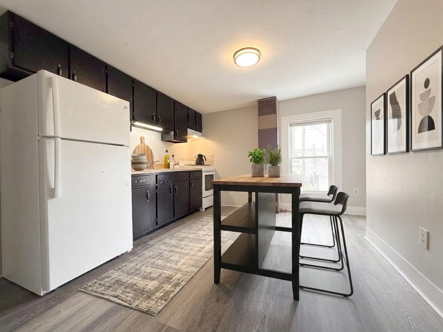 Nashua Apartment: 25 Kinsley St