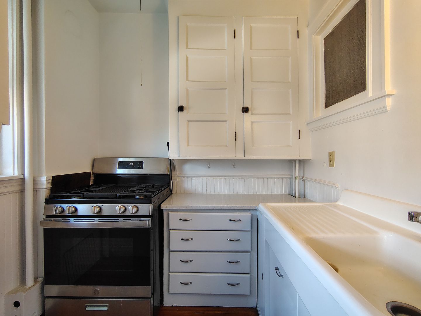 Salem Apartment: 1 Harbor St