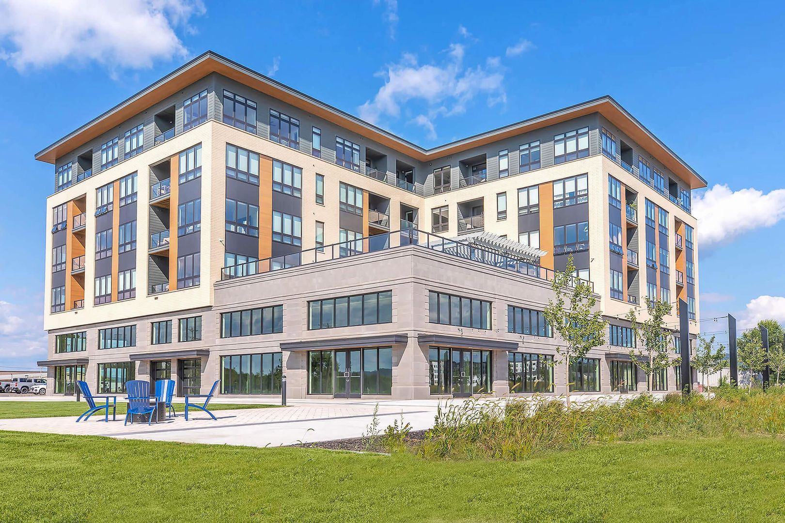 La Crosse Apartment: 55 River Bend Road