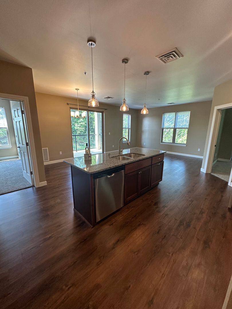 Oshkosh Apartment: 3495 Lake Butte Des Morts Dr