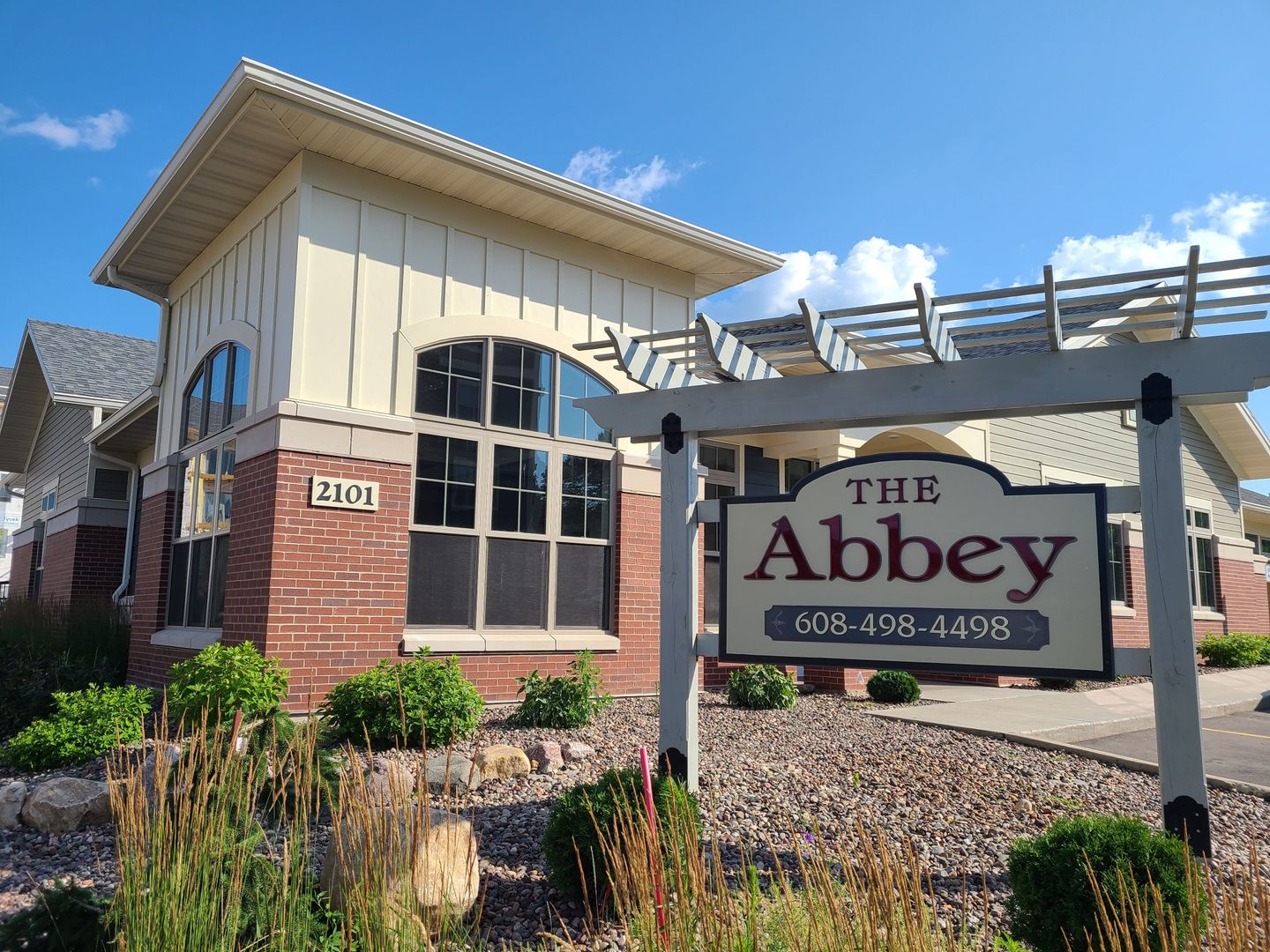 2101 Abbey Road, Onalaska, WI 54650