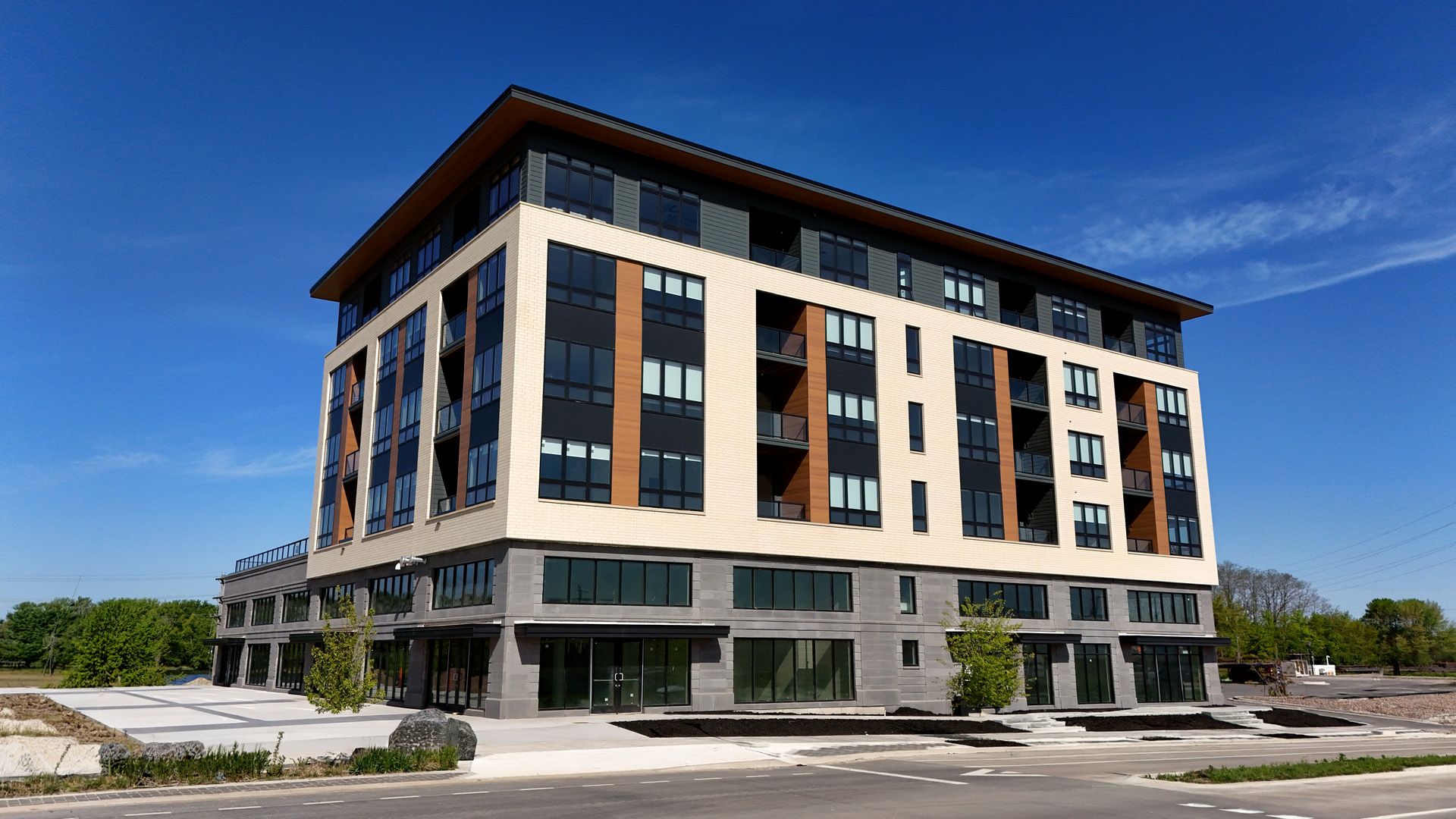 La Crosse Apartment: 55 River Bend Road
