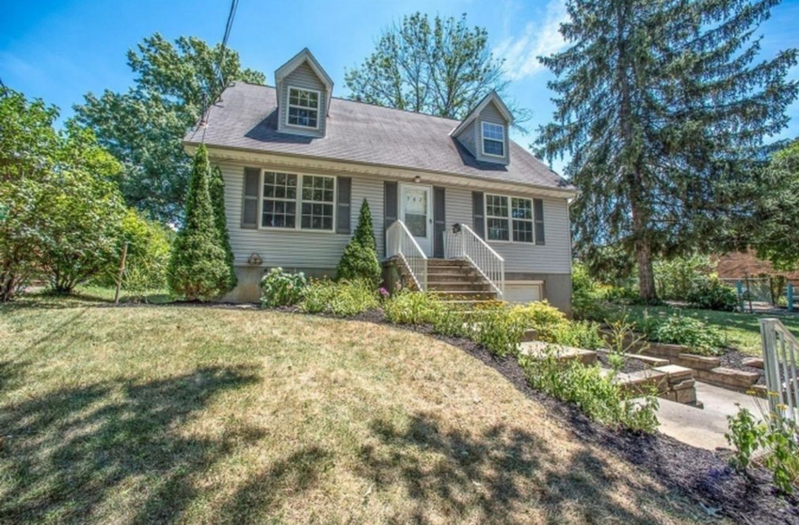 Cincinnati House: 562 Covedale Ave.