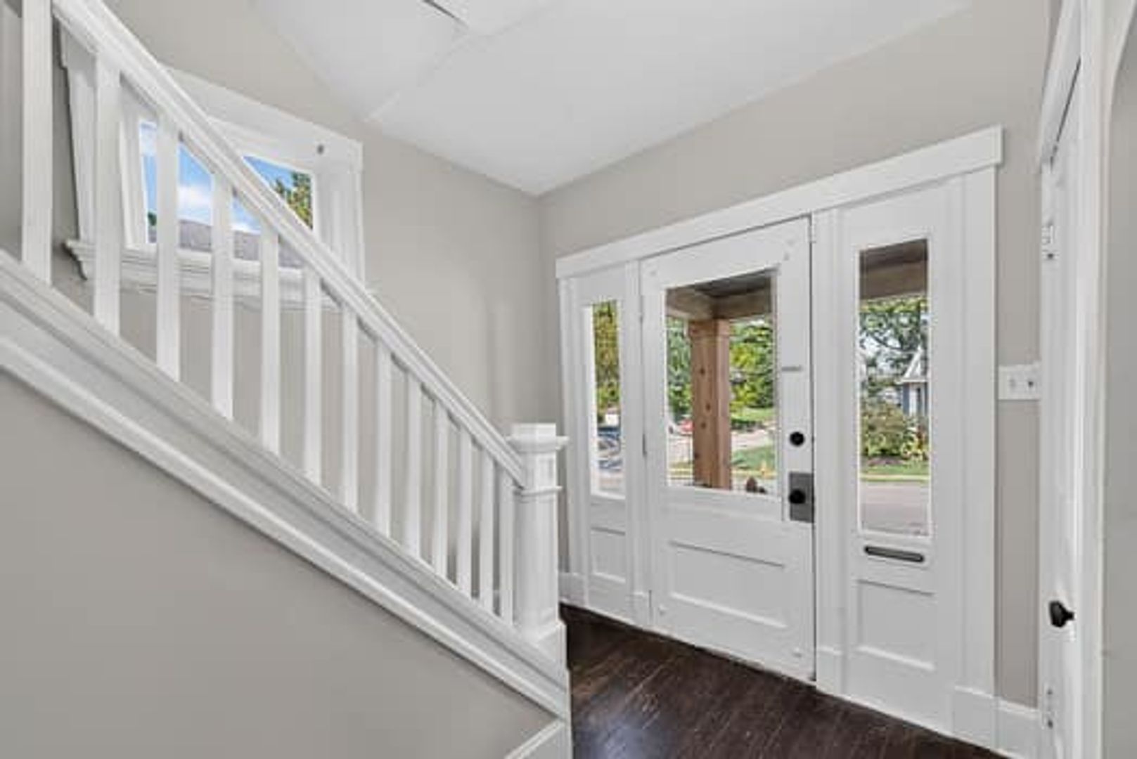 PHC- ST. MARTINS PL. 3819 6 of 12