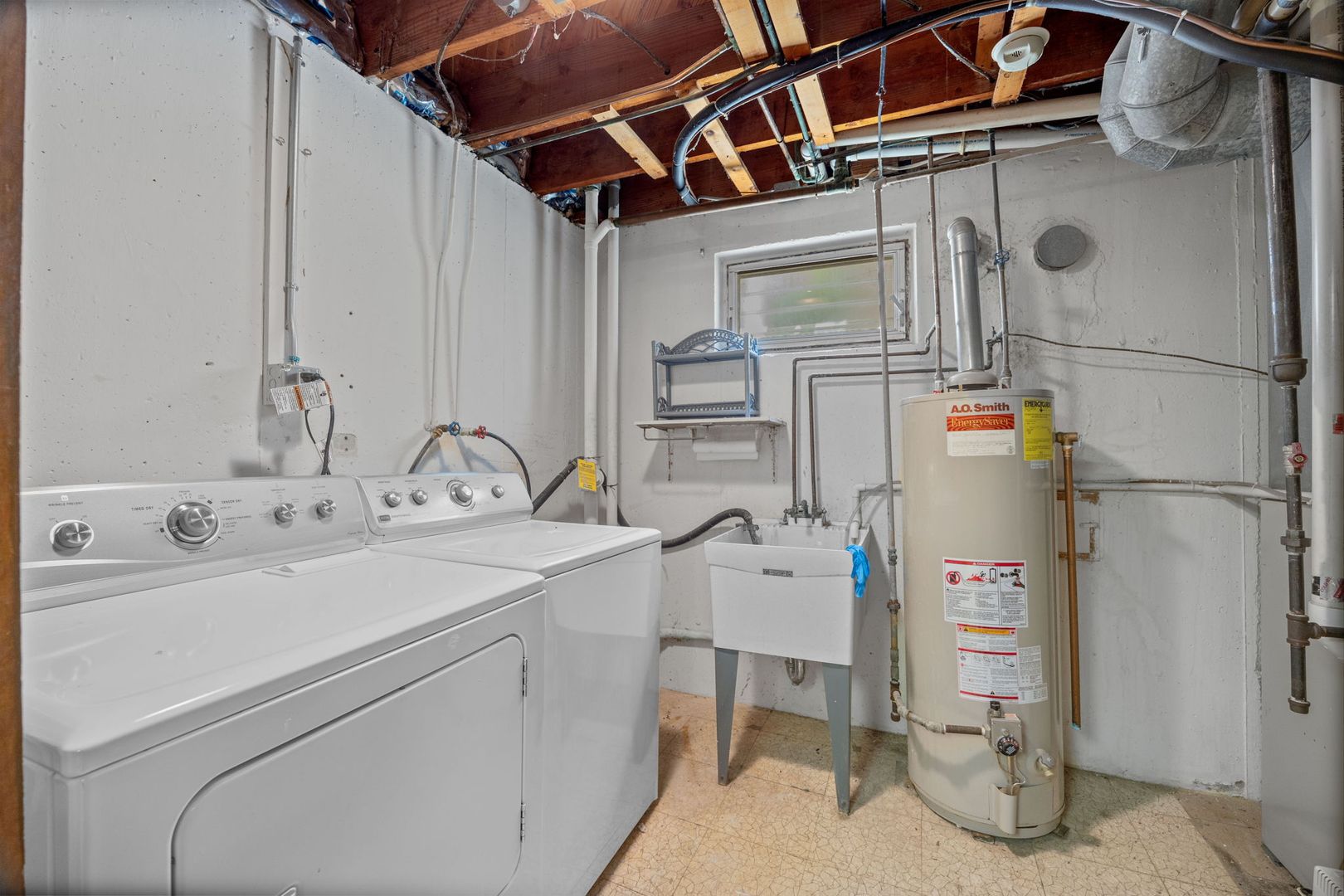 Laundry room at MILLER- ALVERA 5334