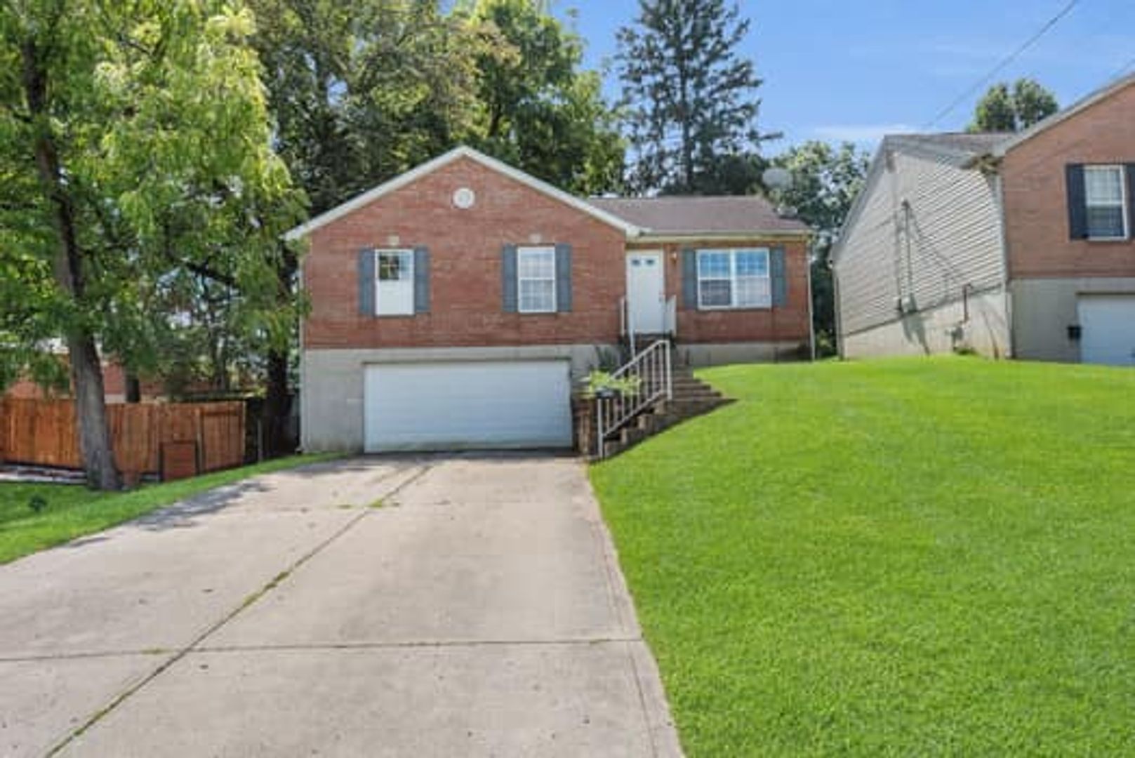 Cincinnati House: 5691 Victoryview Ln