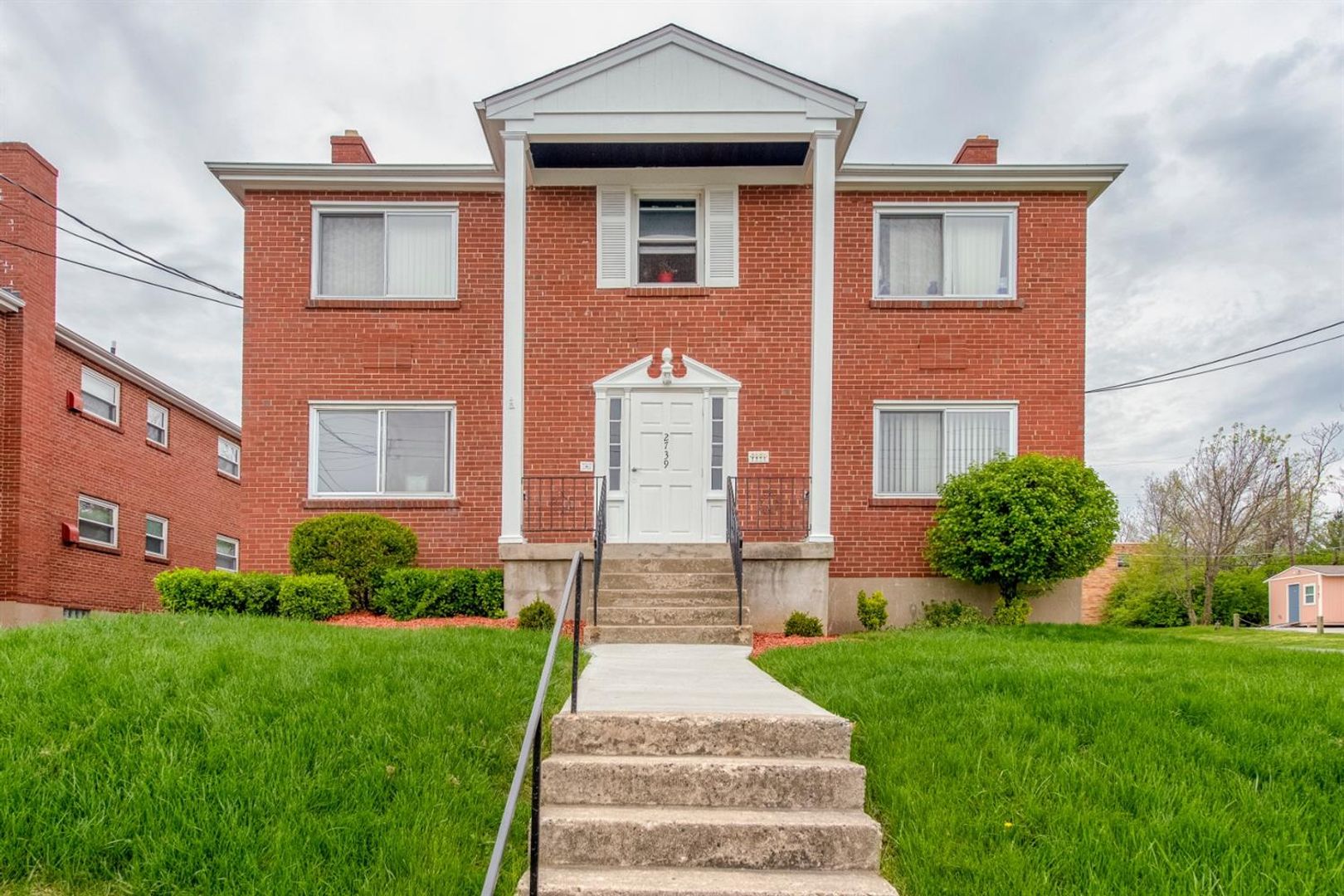 Cincinnati Apartment: 2739 W. North Bend Rd.