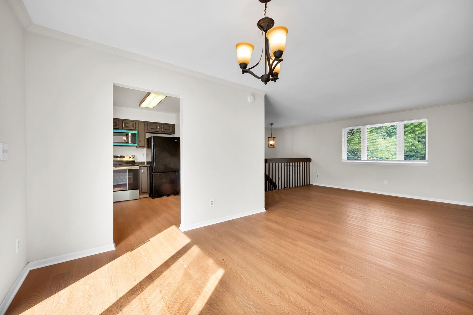 PHC- QUEENSWOOD DR. 2700 8 of 12