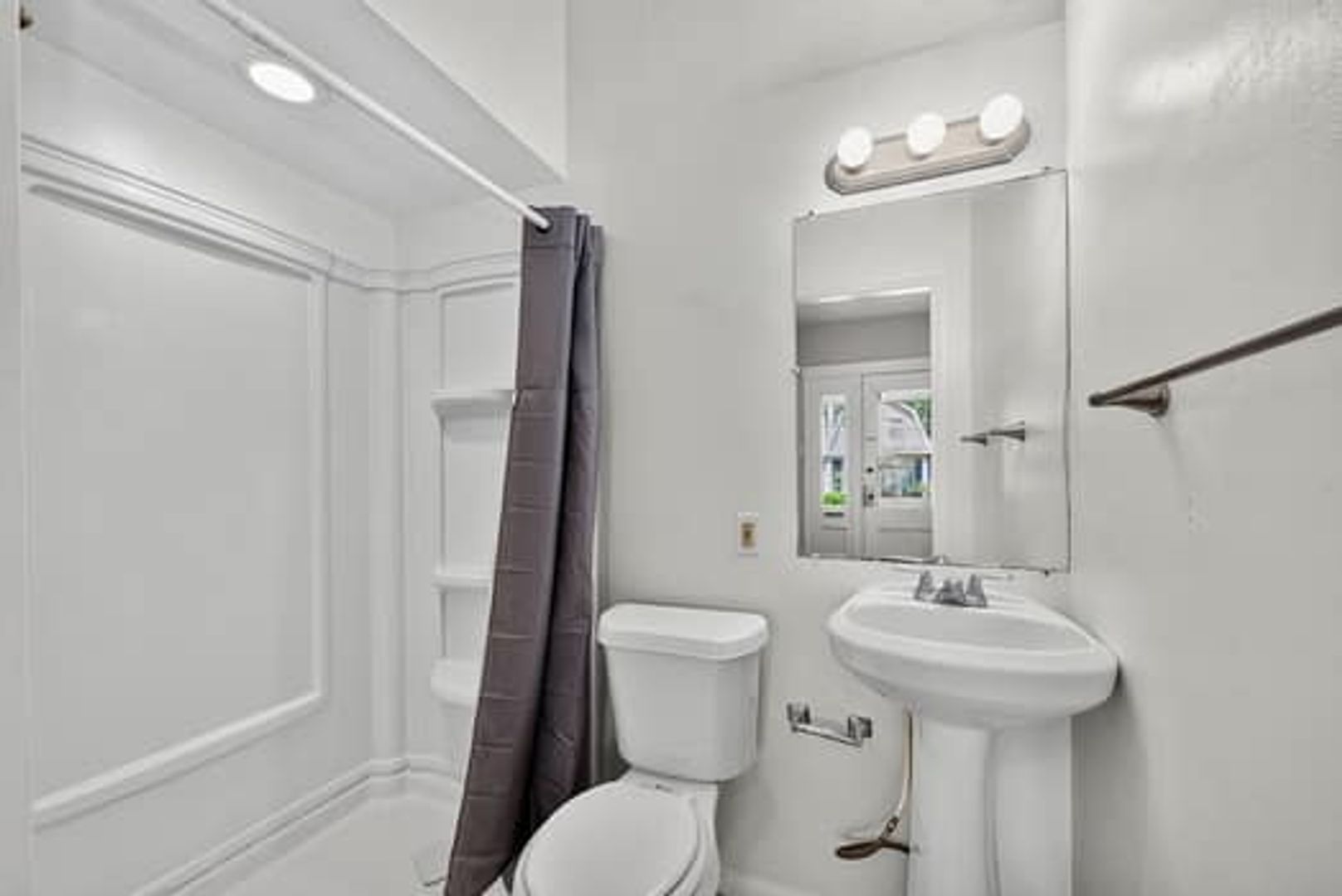 PHC- ST. MARTINS PL. 3819 8 of 12