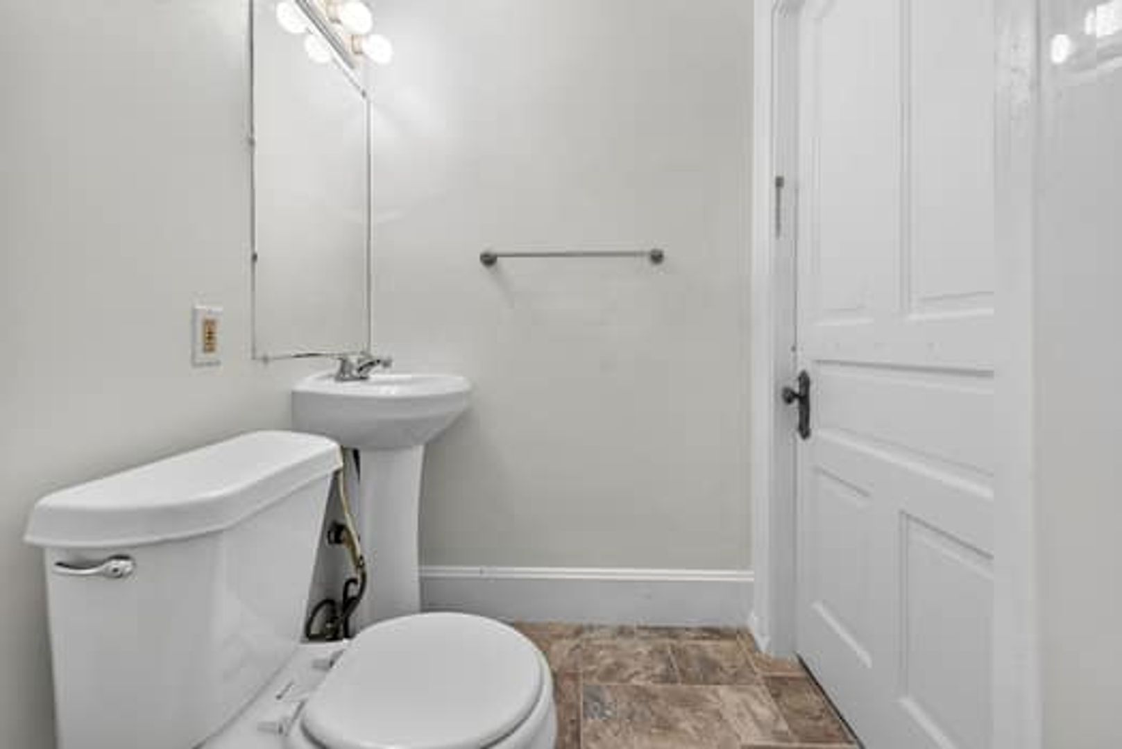 PHC- ST. MARTINS PL. 3819 9 of 12