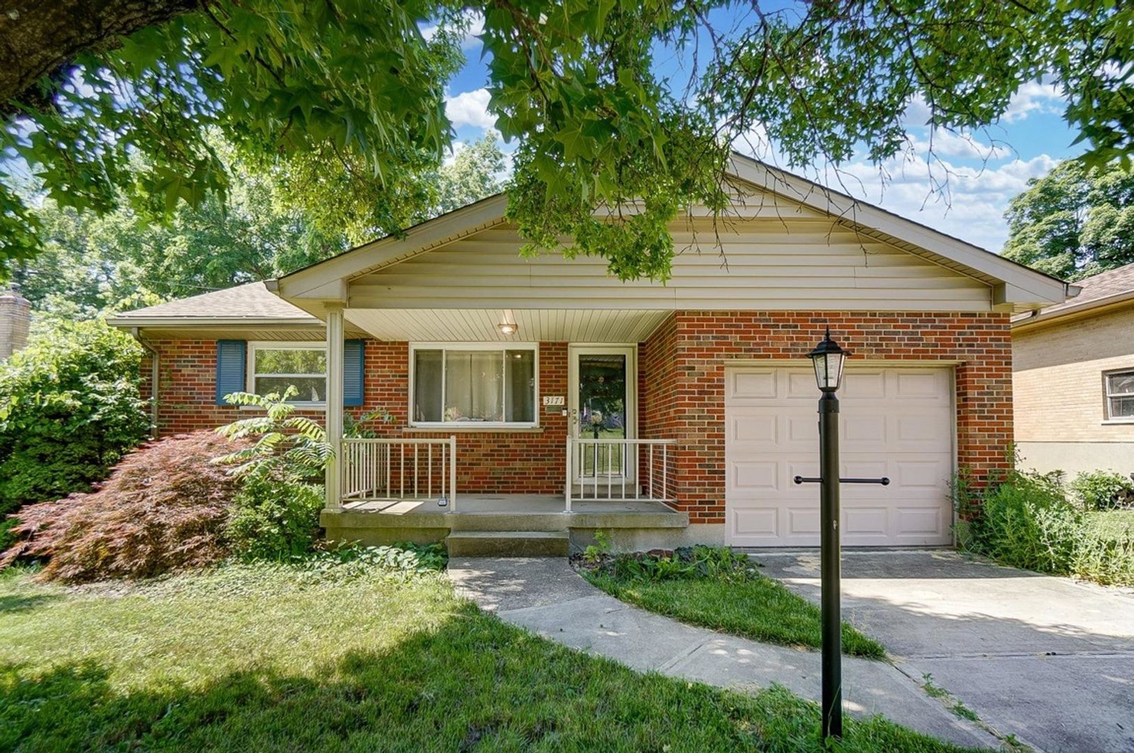 Cincinnati House: 3171 Dickinson Ave.