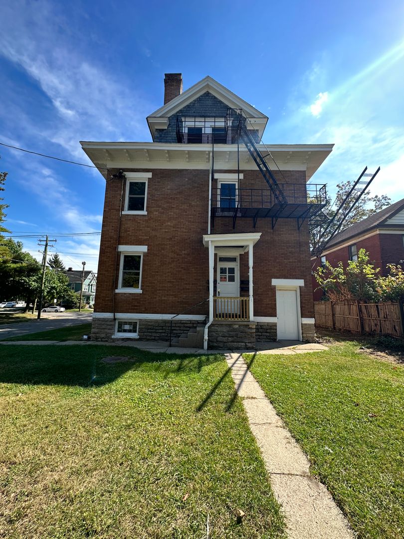 Cincinnati Apartment: Unit 4- 4173 Forest Ave.