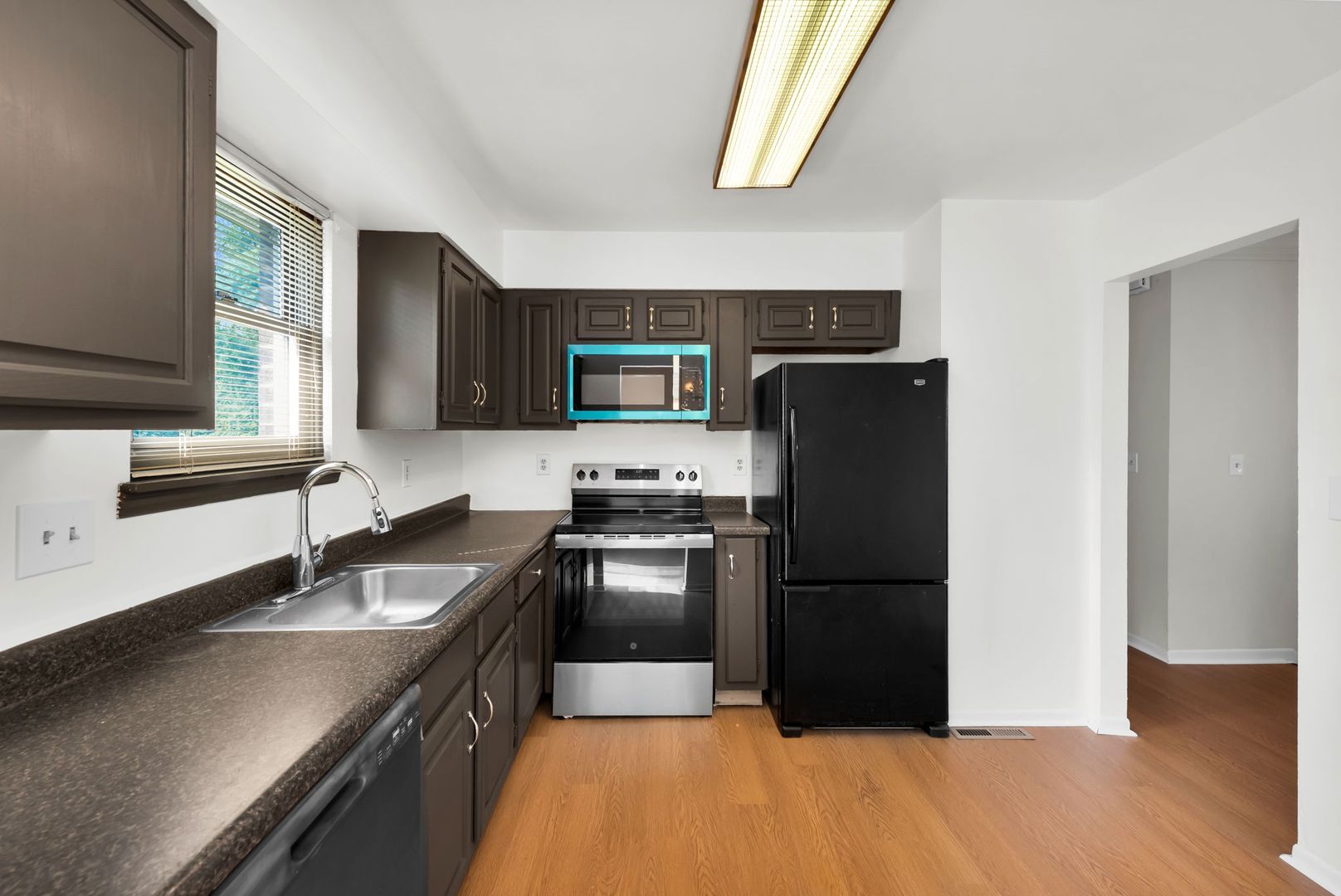 PHC- QUEENSWOOD DR. 2700 9 of 12