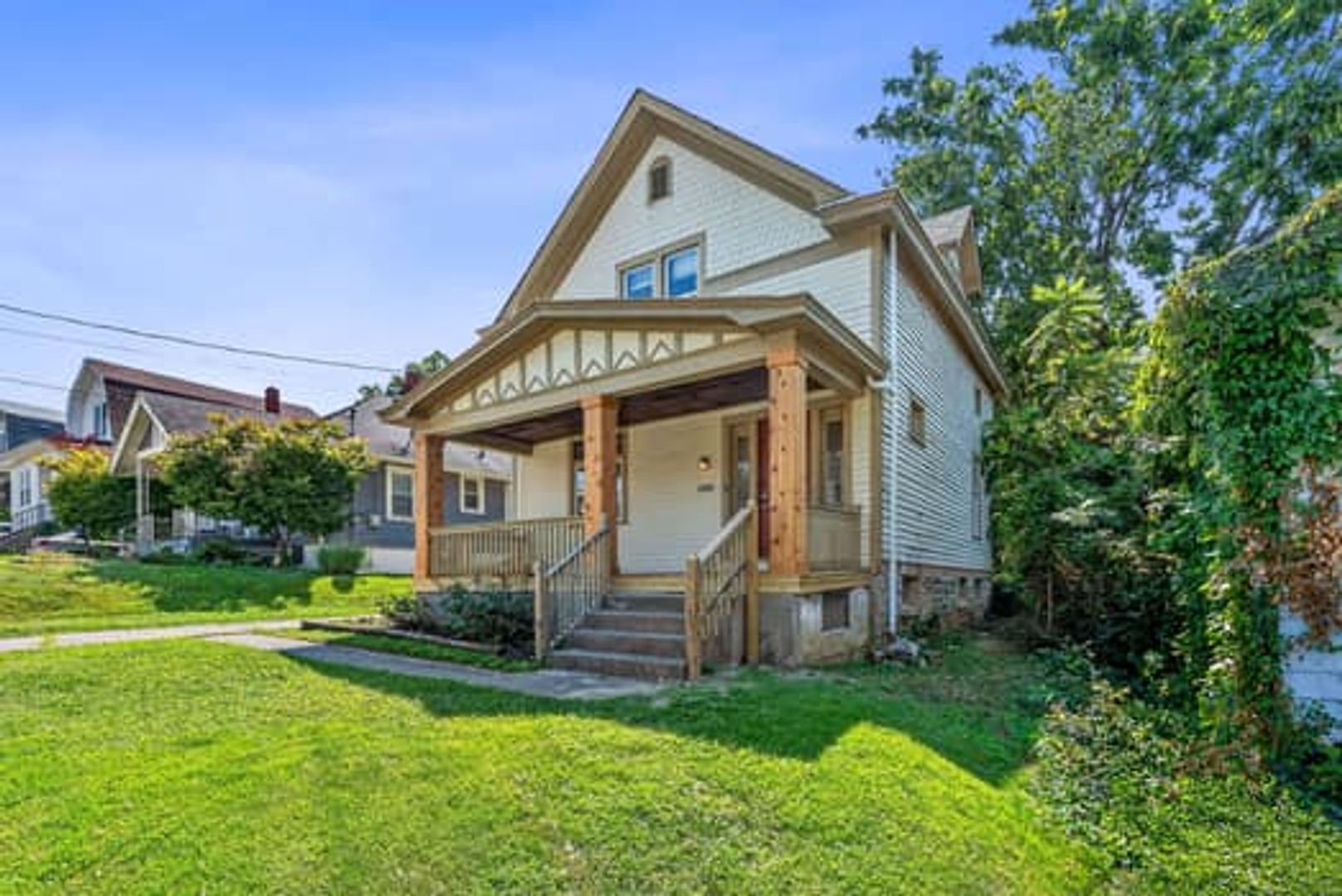 PHC- ST. MARTINS PL. 3819 4 of 12