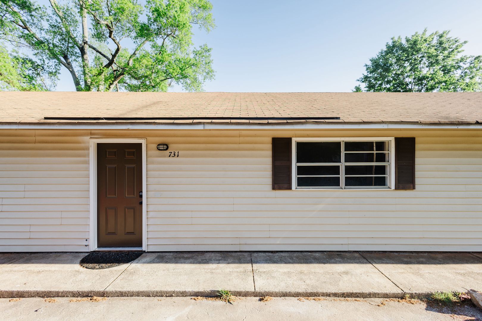 Griffin Apartment: 729 Hammock Street