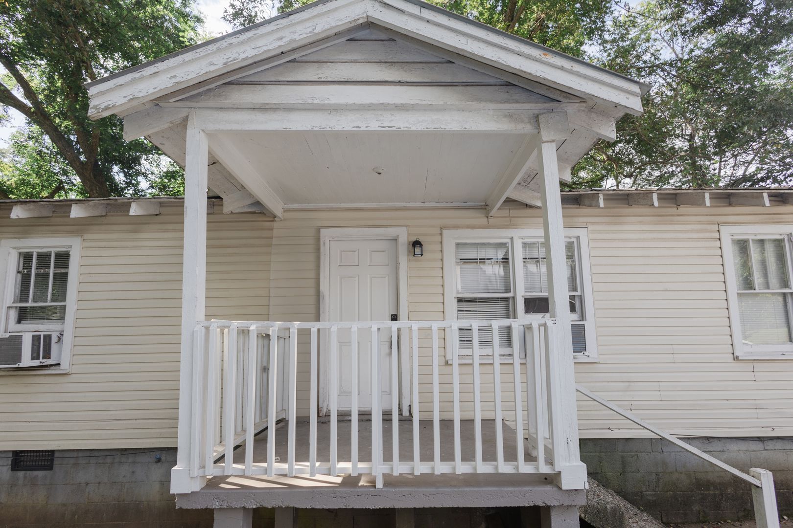 Griffin Apartment: 220 North 15th Street