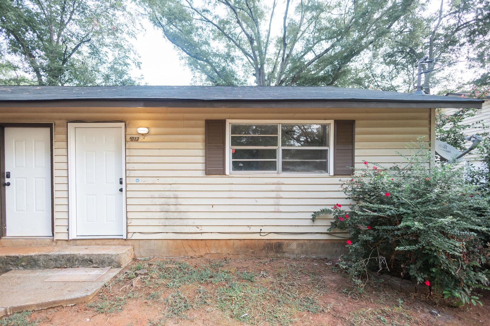 1013 &amp; 1015 West Slaton Avenue