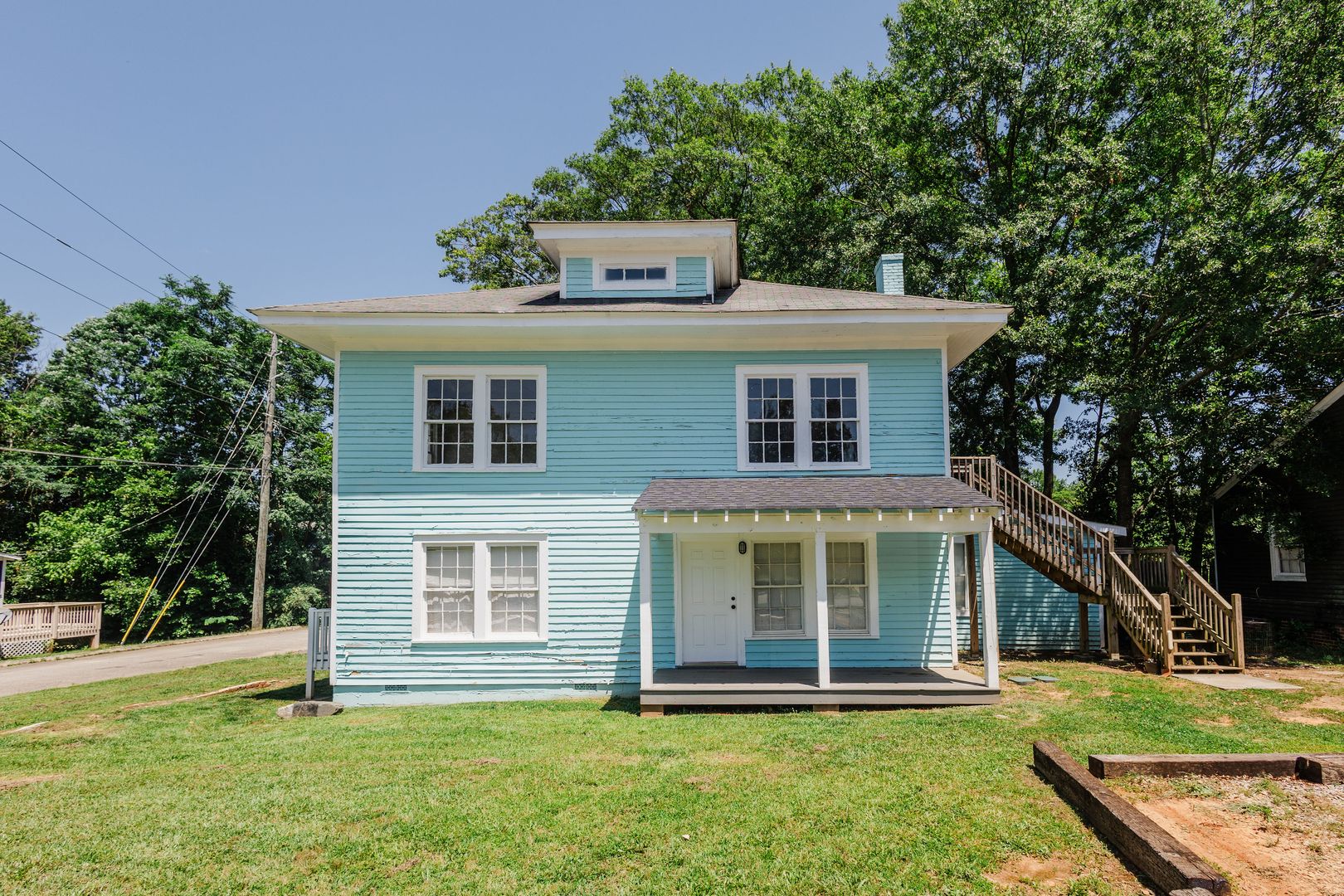 Griffin Apartment: 116 North 14th Street