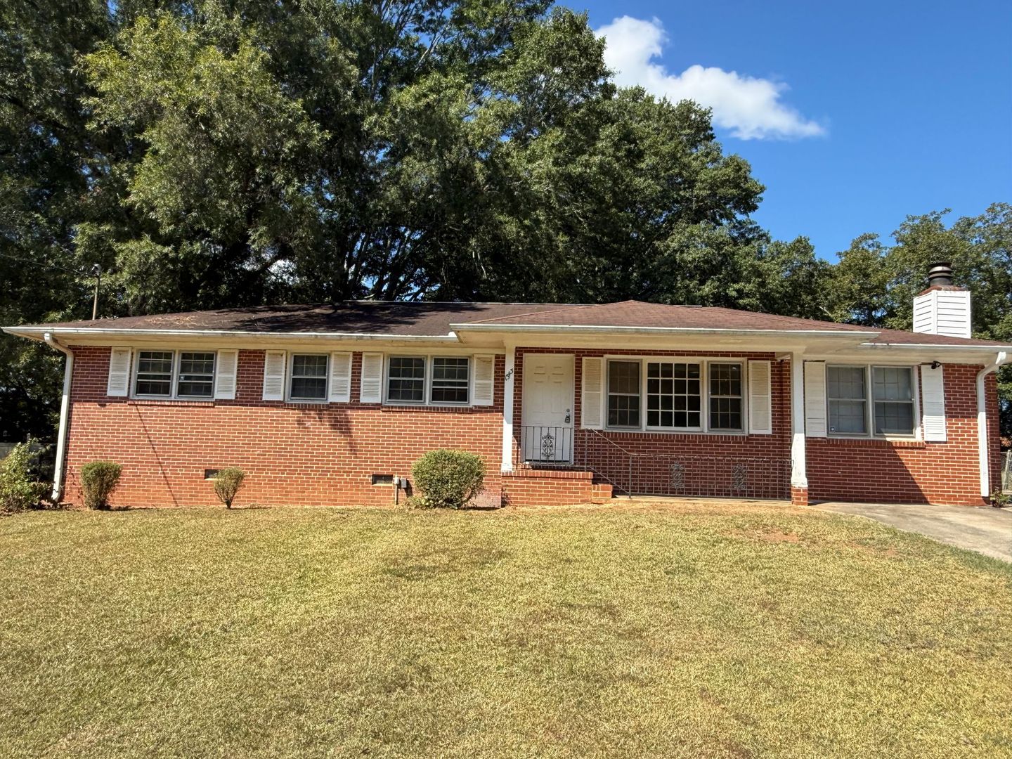 Griffin House: 1343 Oakdale Dr