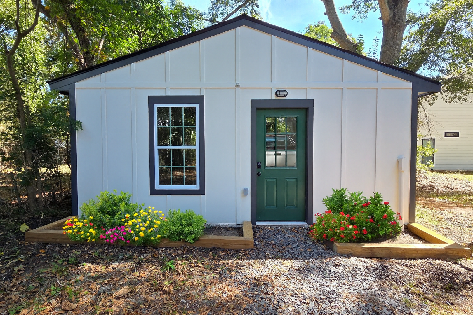 Griffin Apartment: 1033 W Broad St