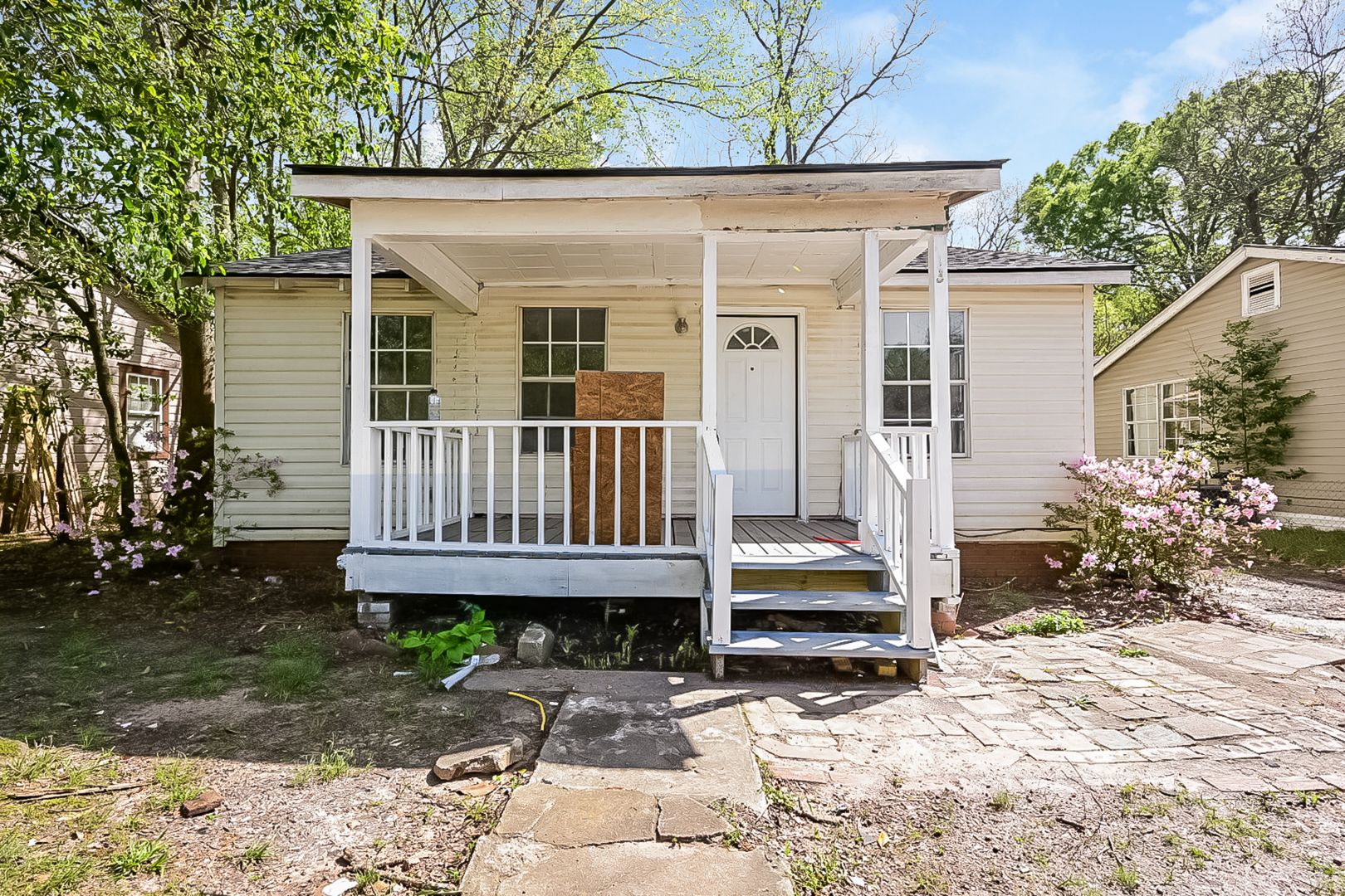 Griffin House: 928 Ray St