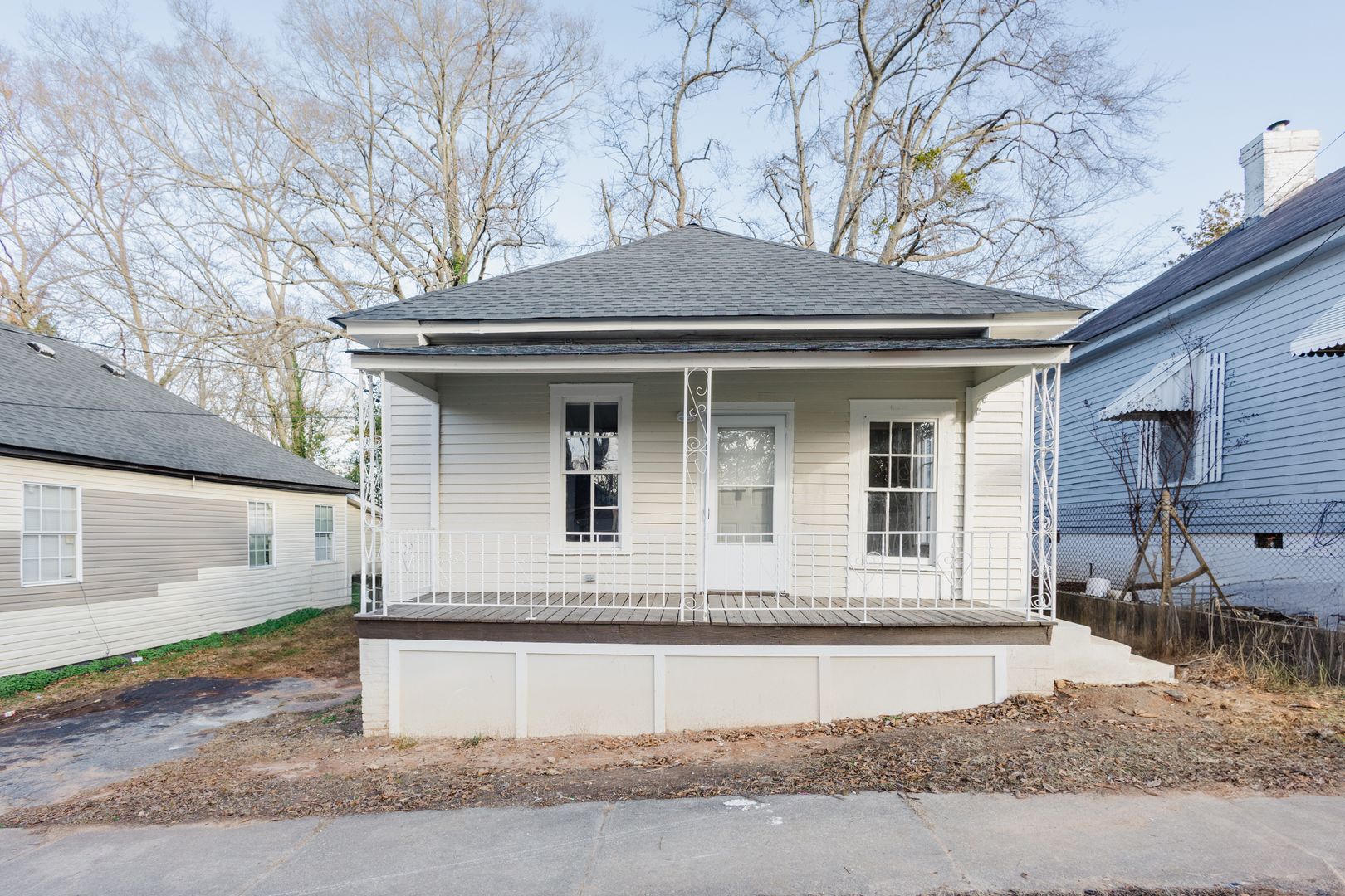 Griffin House: 205 W Cherry St