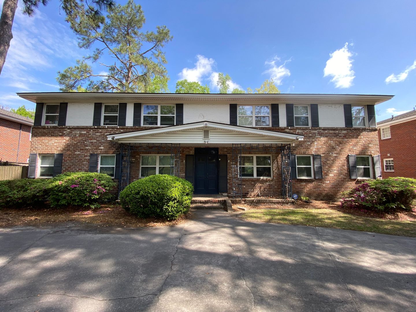 Savannah Apartment: 1314 East Victory Drive