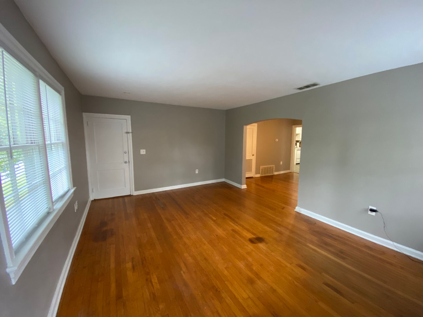 Savannah Apartment: 1306 East Victory Drive