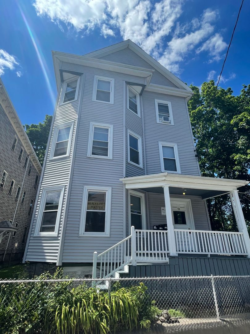 Boston Apartment: 51 Pontiac Street