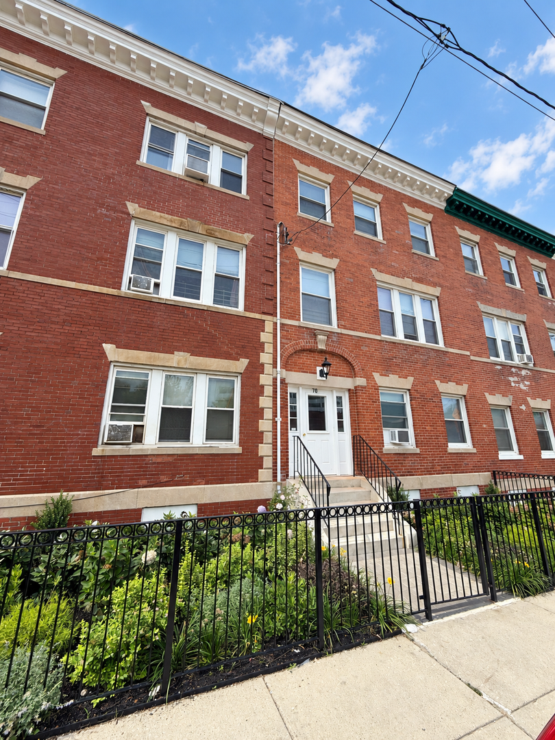 Boston Apartment: 1 Ernst Street