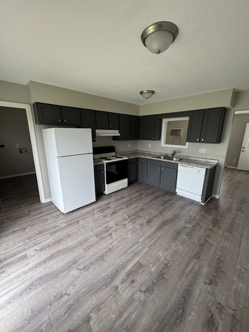 Archbold Apartment: 709 E. Lutz Rd.