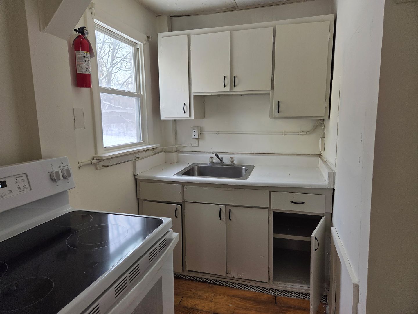 Bennington Apartment: 308 Pleasant Street