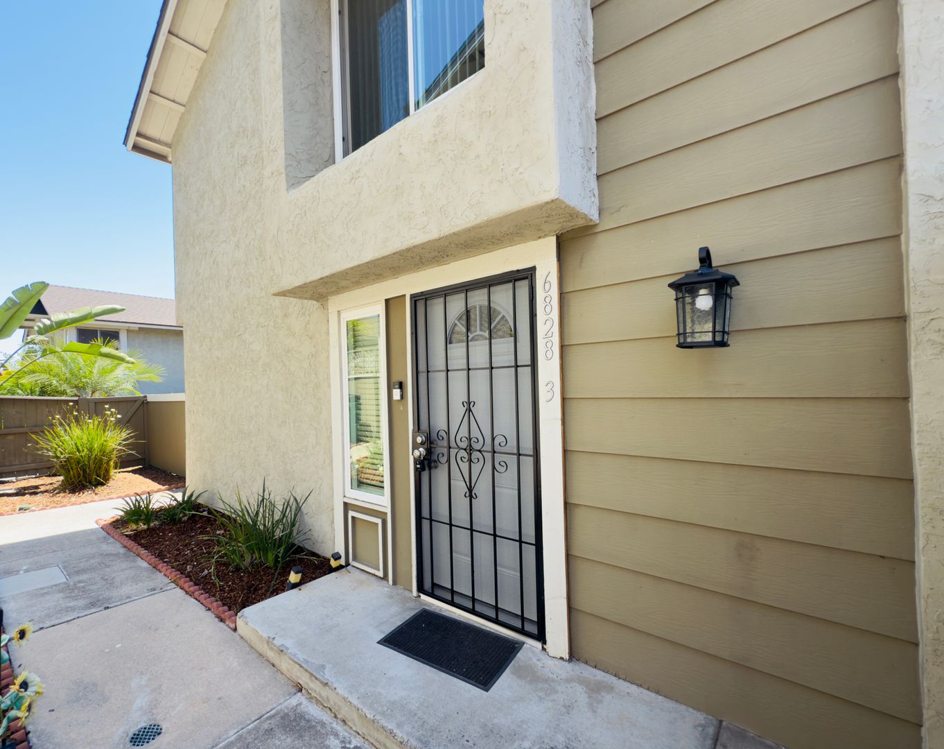 San Diego Townhome: 6828 Panamint Row