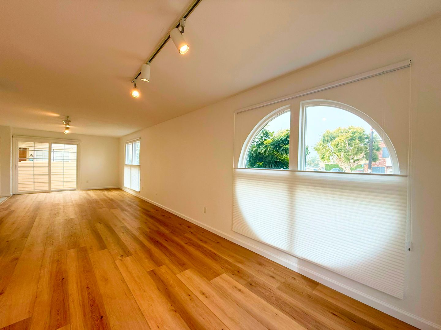 La Jolla House: 7585 Eads Ave.