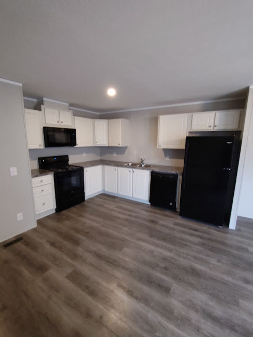 Muncie Apartment: 5600 W. Kilgore Avenue