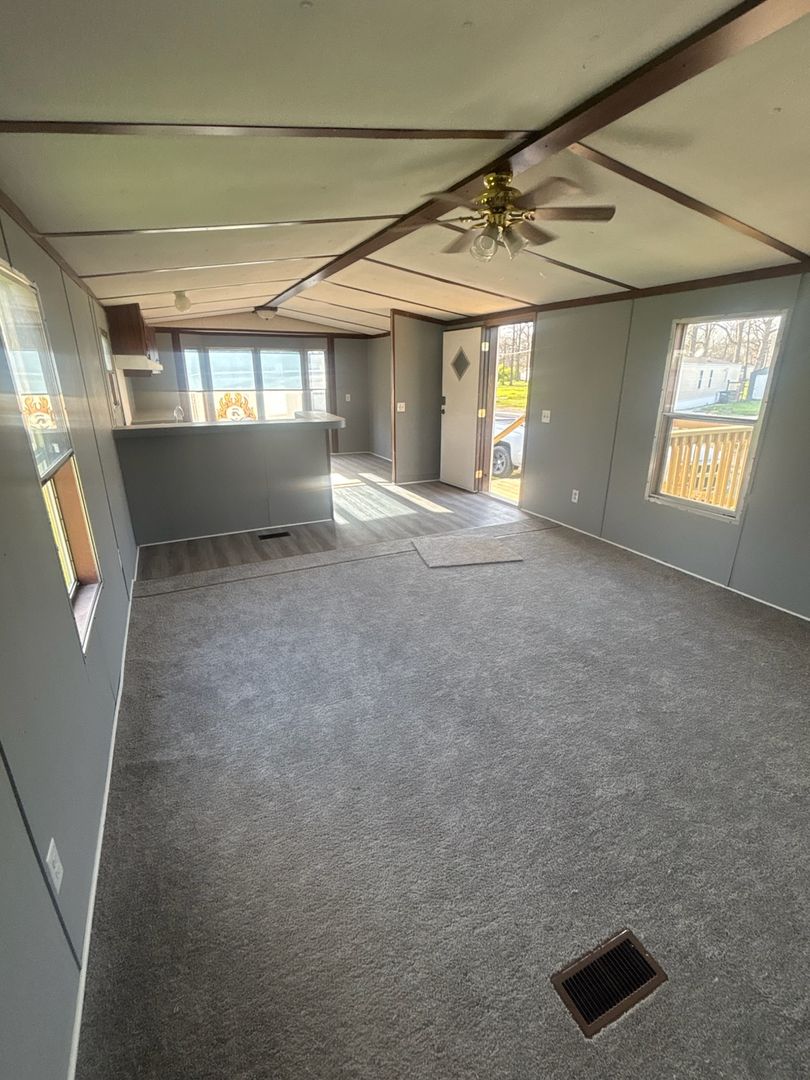 Muncie Apartment: 5600 W. Kilgore Avenue