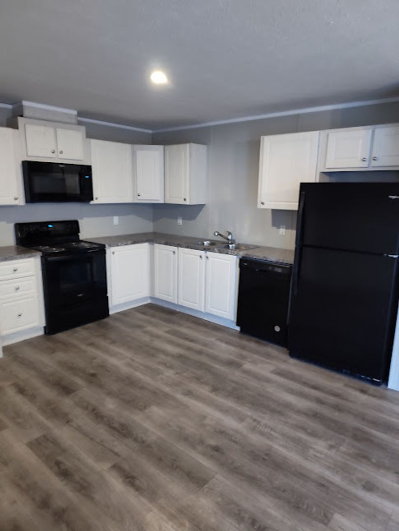 Muncie Apartment: 5600 W. Kilgore Avenue