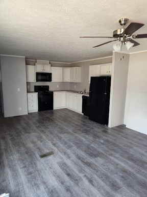 Upcoming 3 Bedroom/2 bath Muncie,IN – photo 1