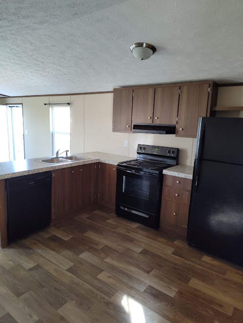 Muncie Apartment: 5600 W. Kilgore Avenue