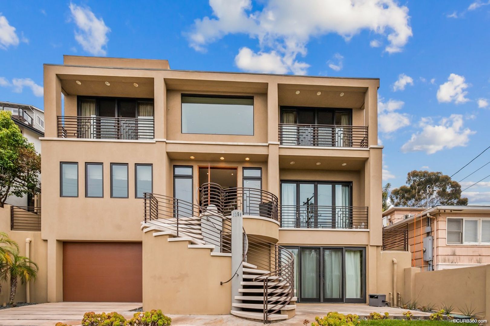 La Jolla House: 1259 Olivet Street